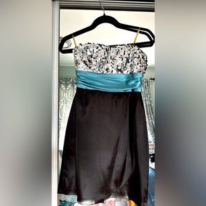 Strapless party sparkling dress
